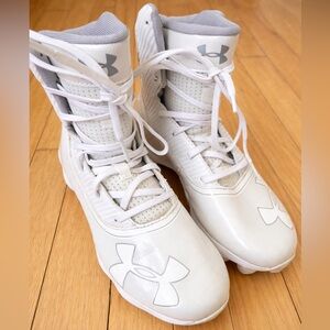Under Armour Youth Football Cleats Size 5 – White High Top